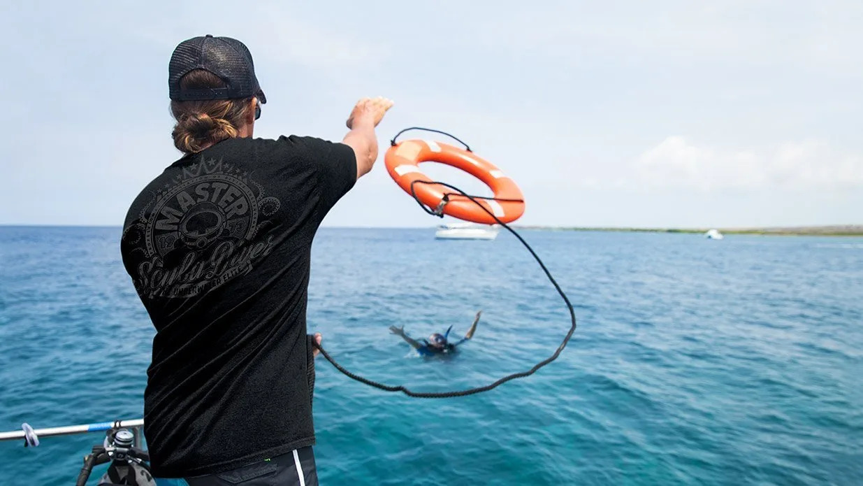 Flora Bay Divers — PADI 5 Star IDC resort on Perhentian Besar